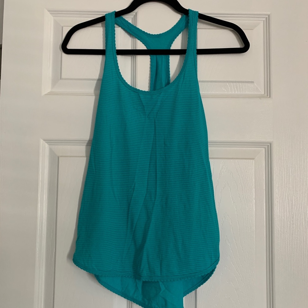 Lululemon turquoise sz 2 top!
